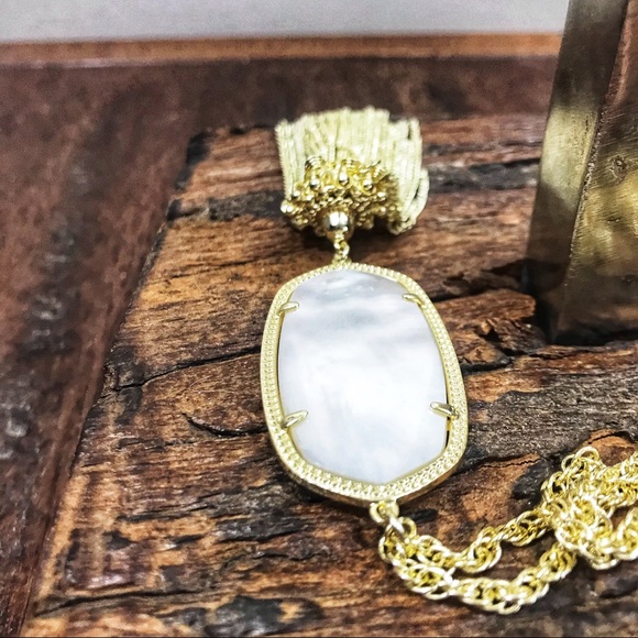 NWT Kendra Scott Gold Rayne Necklace in Ivory MOP! - Picture 6 of 8